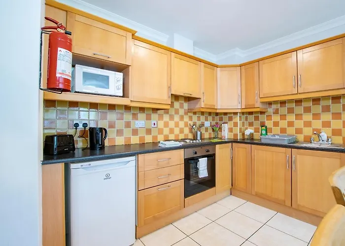 Spacious 4 Bed In